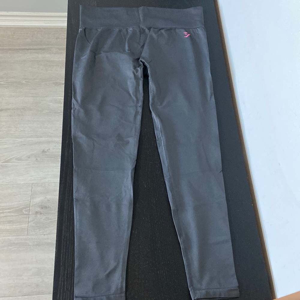 Gymshark gray 7/8 leggings - size L
